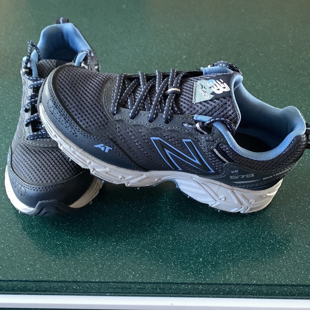 Size 6.5 Wide Navy & light blue sneakers. Excellent condition!